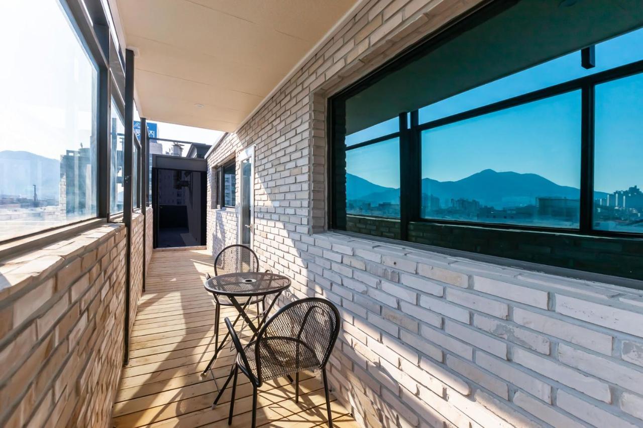Browndot Hotel Sasang Renecite Busan Esterno foto